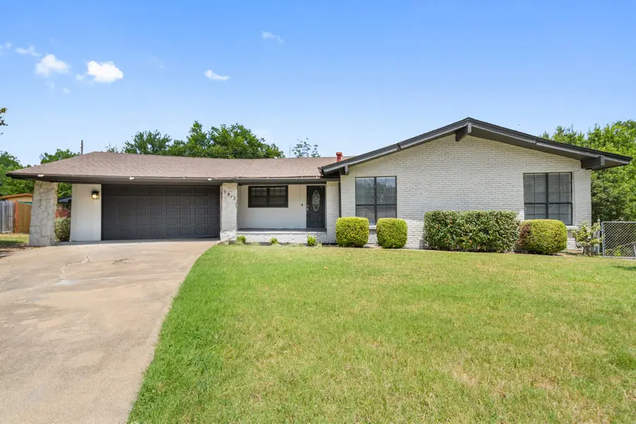 5913 Cynthia Circle, North Richland Hills, TX 76117 - Image #2