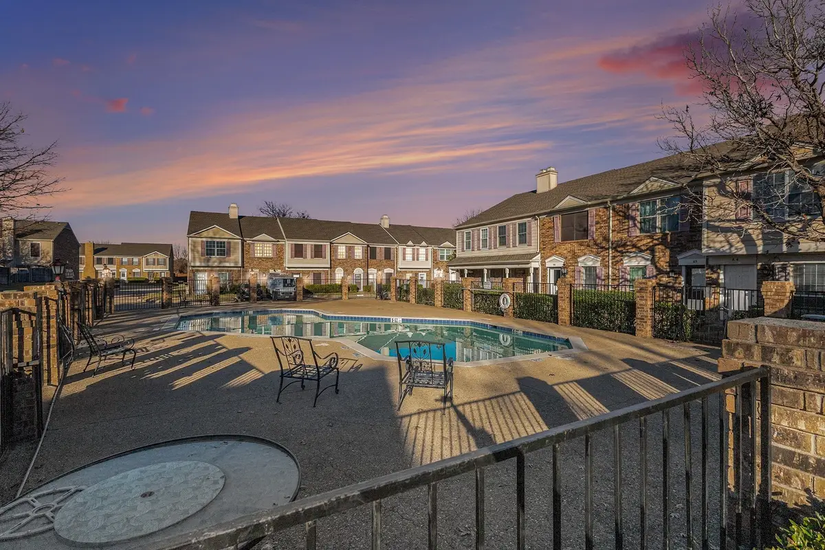 617 Carriagehouse Lane #3E, Garland, TX 75040 - Image #1