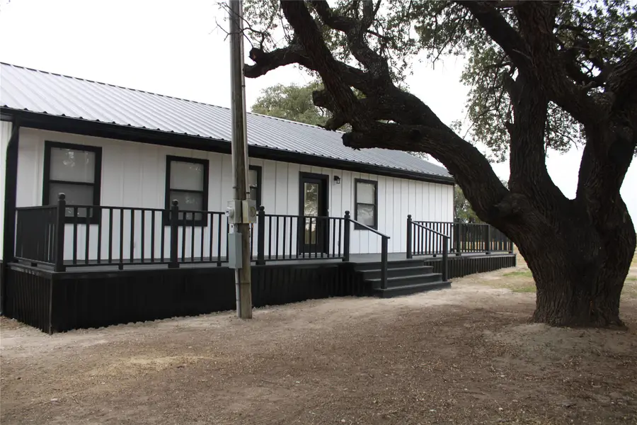 251 Whispering Oaks Ln, Early, TX 76802 - #2