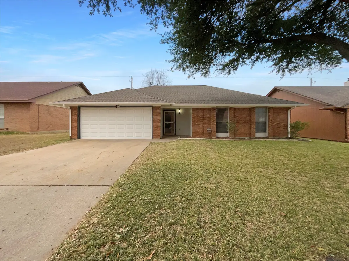 1617 N Bent Tree Trail, Grand Prairie, TX 75052 - Image #1