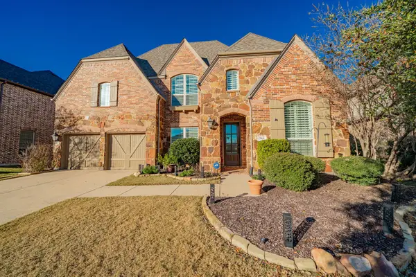 944 Highpoint Way, Roanoke, TX 76262