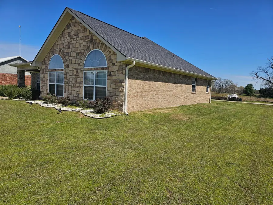 1000 Morgan, Blossom, TX 75462 - Image #2