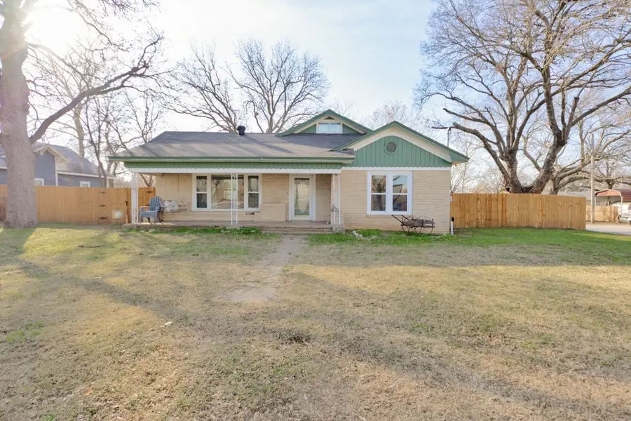 517 W Lamar Street, Alvord, TX 76225 - Image #2