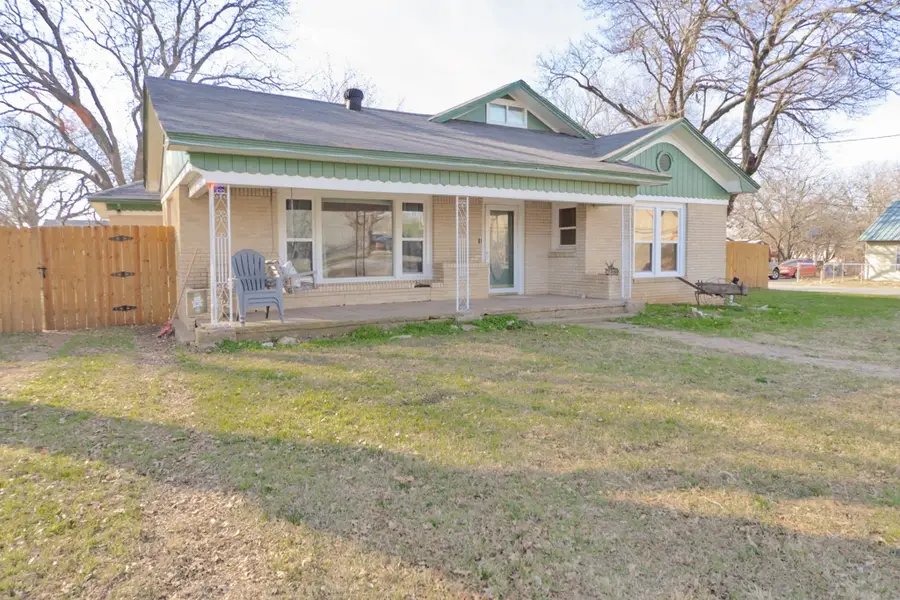 517 W Lamar Street, Alvord, TX 76225 - Image #3