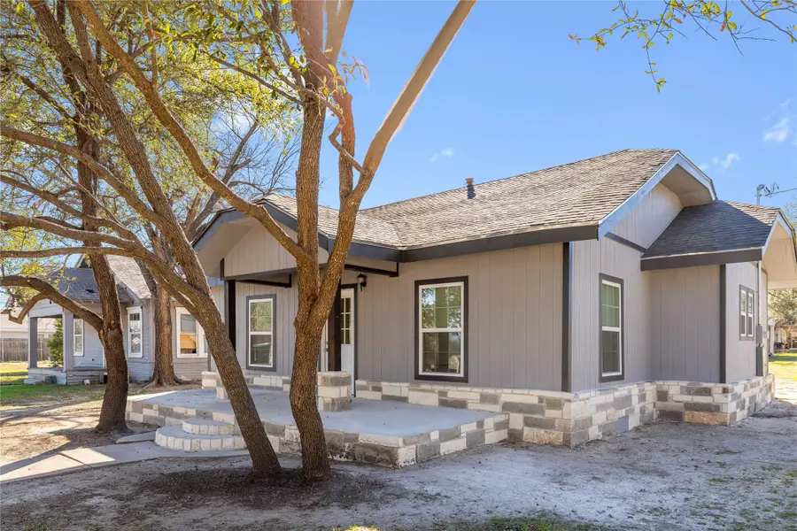 1701 1st Street, Brownwood, TX 76801 - Image #2