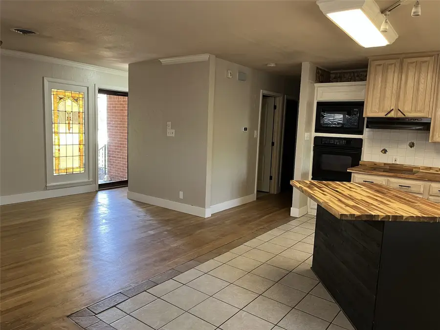 3401 Leith Avenue, Fort Worth, TX 76133 - Image #2