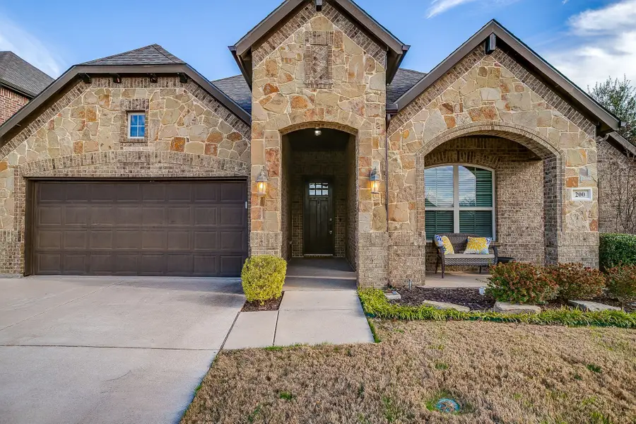 200 Hawks Ridge Trail, Burleson, TX 76028 - Image #2