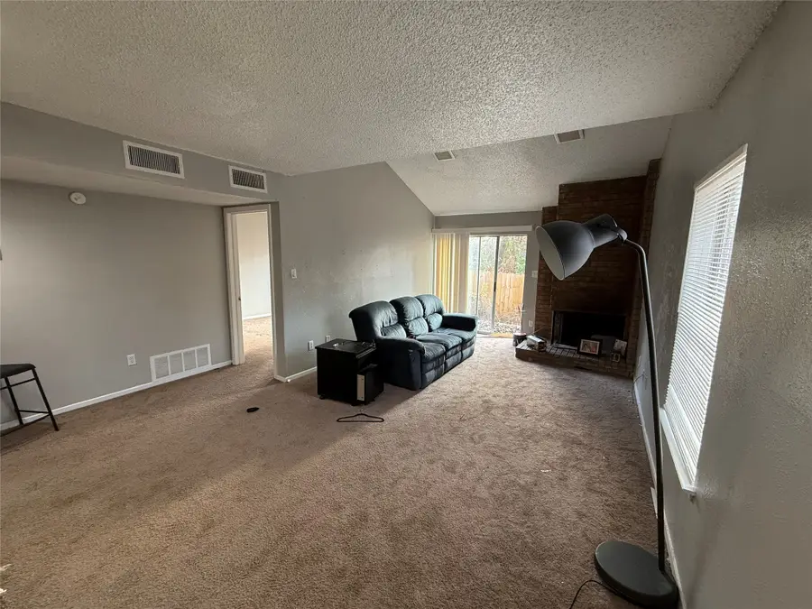 818 Clarissa Place, Garland, TX 75040 - Image #2