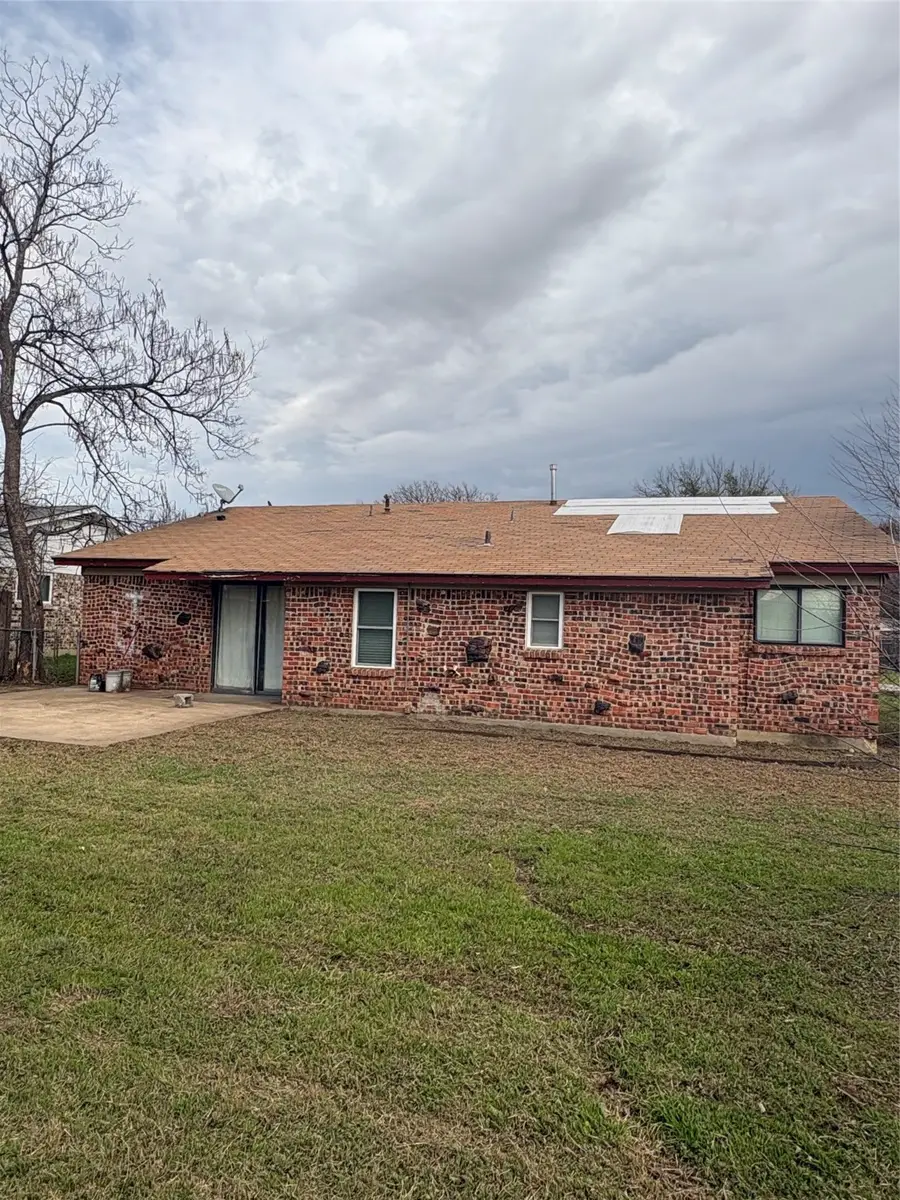 3265 Earle Drive, Haltom City, TX 76117 - Image #2