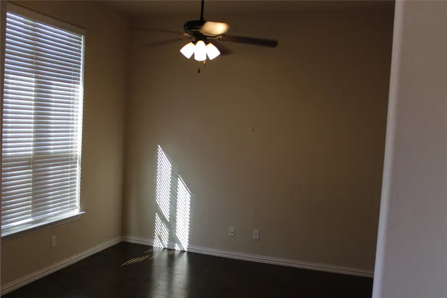 536 Hidden Springs Trail, Azle, TX 76020 - Image #2