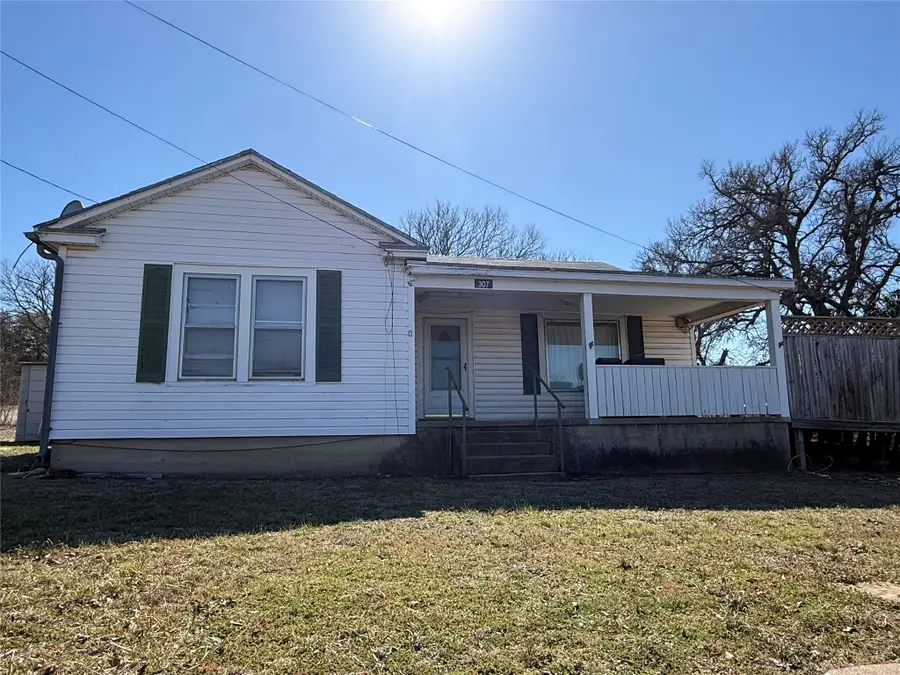 307 Cedar Street, Palo Pinto, TX 76484 - #2