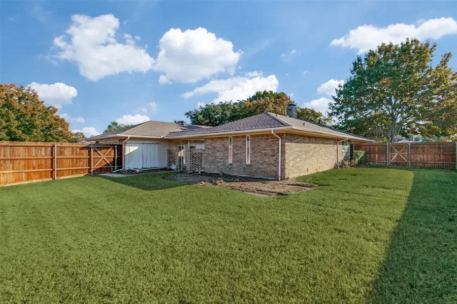 2401 Silver Holly Lane, Richardson, TX 75082 - Image #2