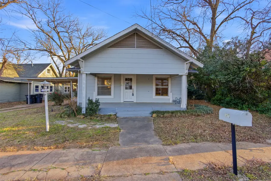 405 College Street, Cleburne, TX 76033 - #2