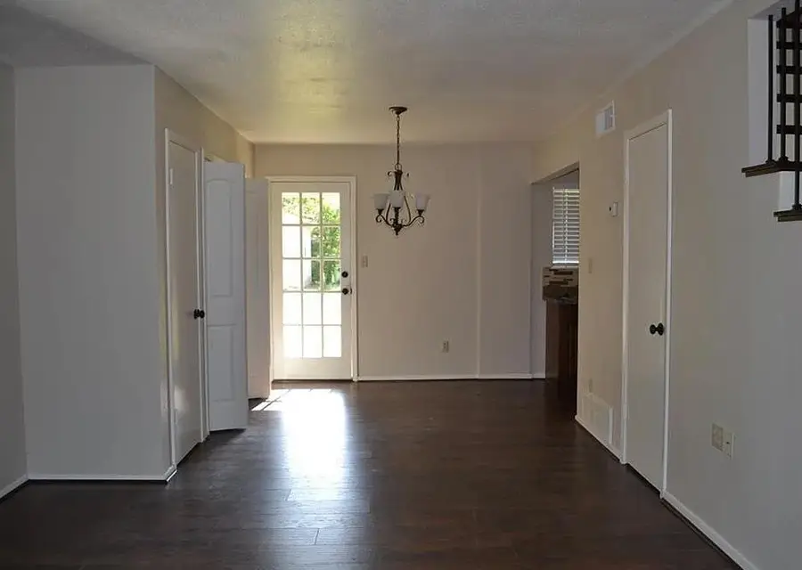 105 N Heights Drive, Crowley, TX 76036 - Image #2