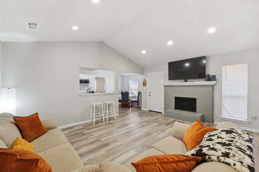 2306 Carol Good Lane, Carrollton, TX 75006 - Image #2