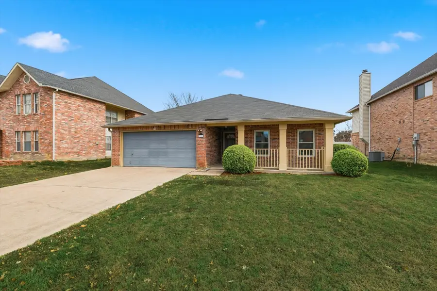 3148 Spyglass Drive, Grand Prairie, TX 75052 - Image #2