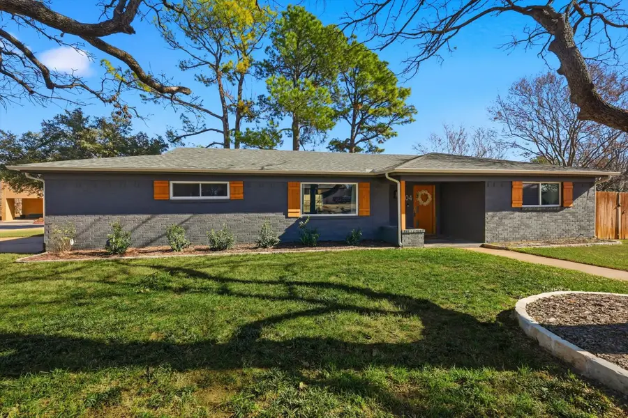 904 Scott Drive, Hurst, TX 76053 - Image #2