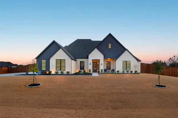 4014 Nola Drive, Midlothian, TX 76065