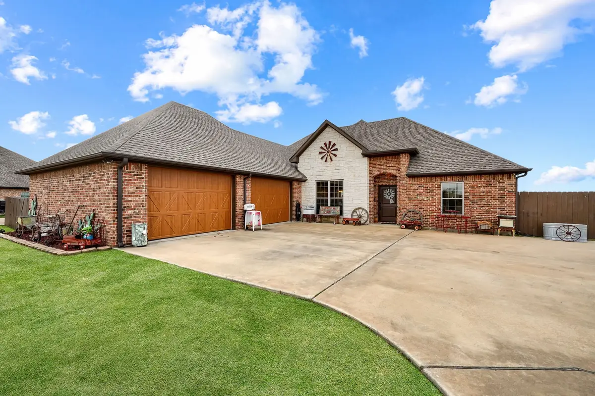 1033 Chartres, Kaufman, TX 75142 - Image #1