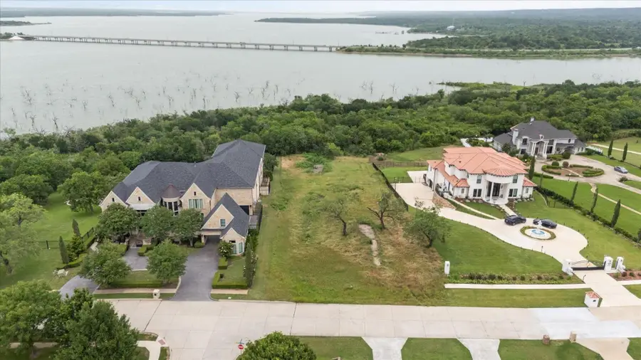 1047 Mallard Pointe Drive, Grand Prairie, TX 75104 - Image #3