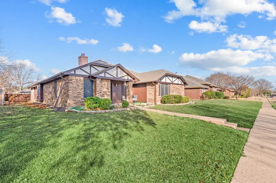 2813 Andrea Lane, Garland, TX 75040 - Image #2