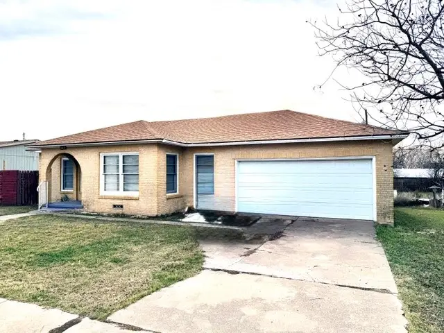 1417 Reynolds Street, Goldthwaite, TX 76844 - Image #1