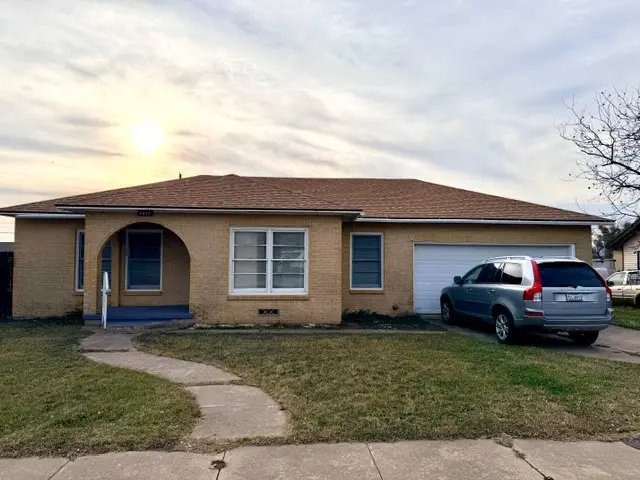 1417 Reynolds Street, Goldthwaite, TX 76844 - Image #2