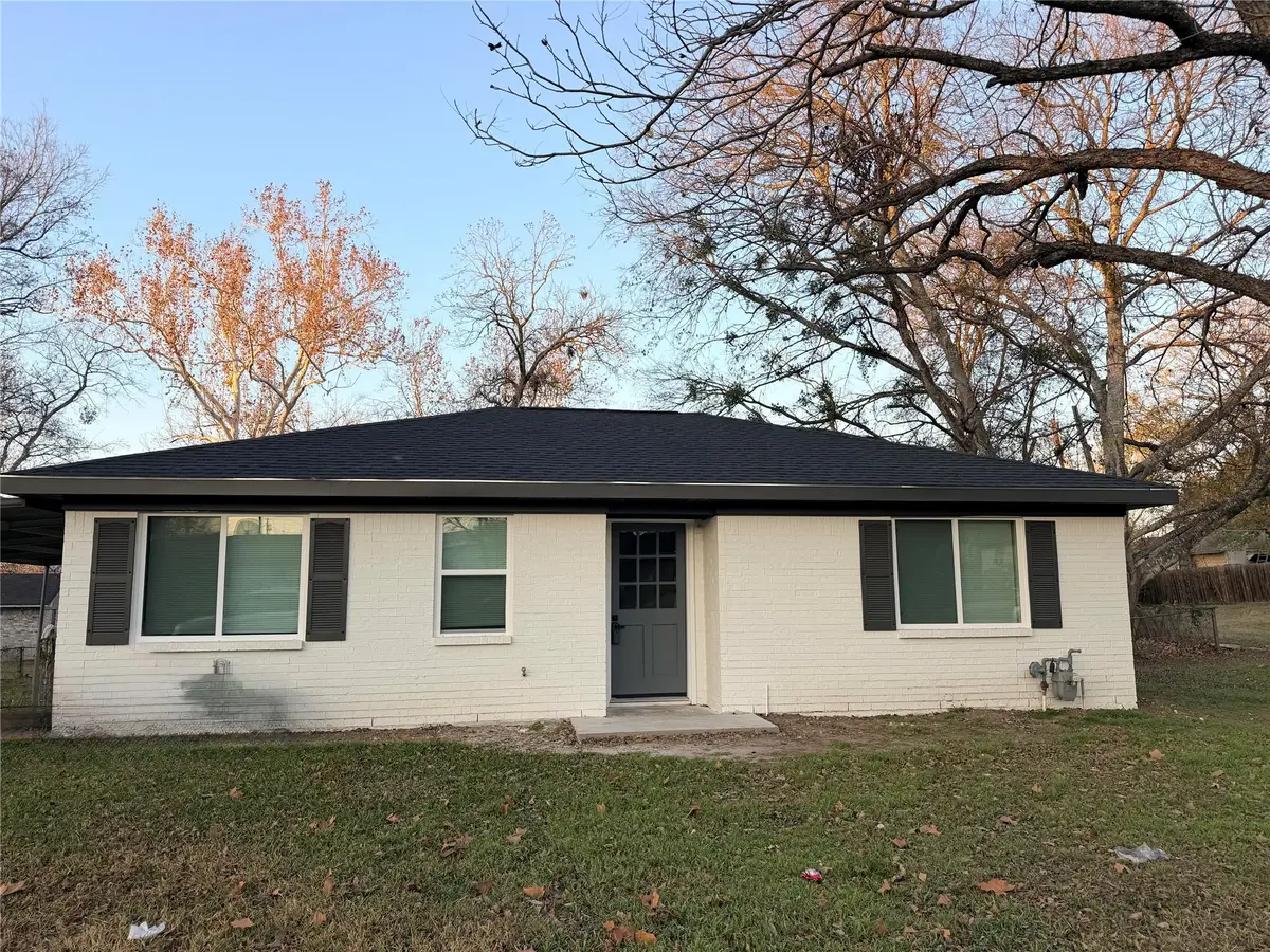 502 Willow Circle, Brenham, TX 77833 - Image #1