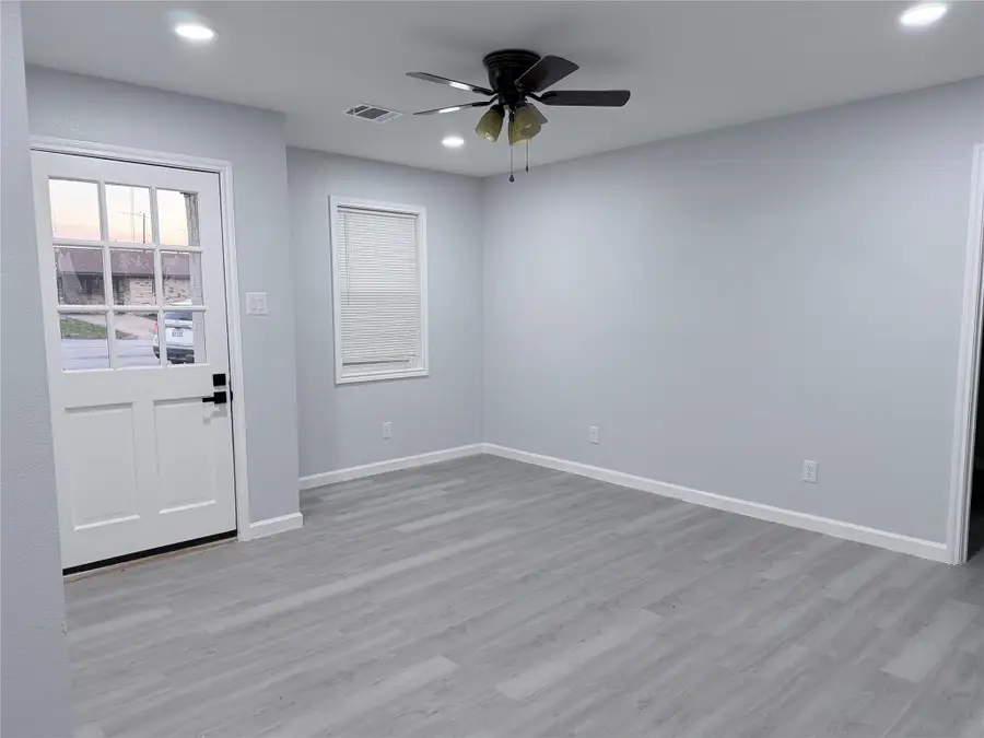 502 Willow Circle, Brenham, TX 77833 - Image #2