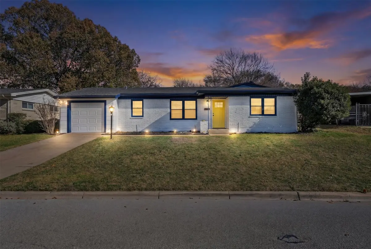 4937 Rutland Avenue, Fort Worth, TX 76133 - Image #1