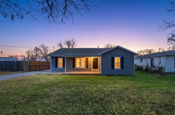 418 Russell Street, White Settlement, TX 76108