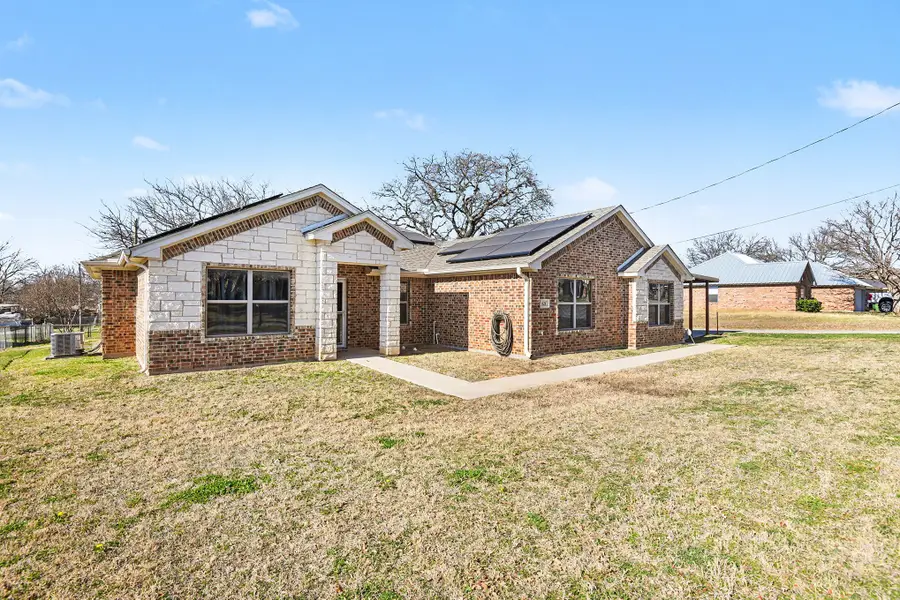 621 N Avenue B, Springtown, TX 76082 - Image #3