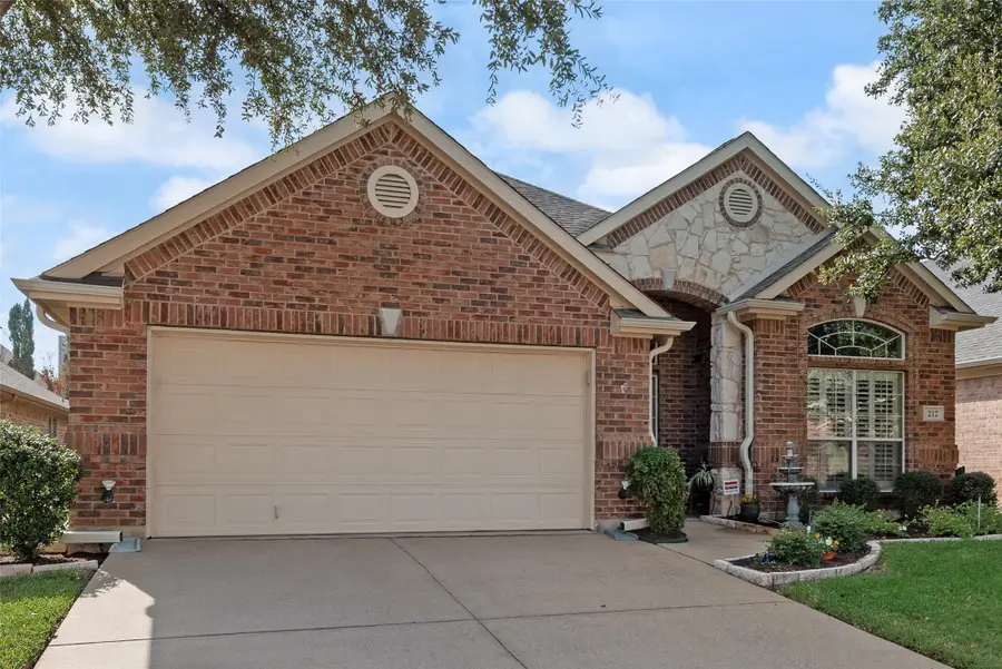 212 Park Meadows Drive, Euless, TX 76039 - Image #2