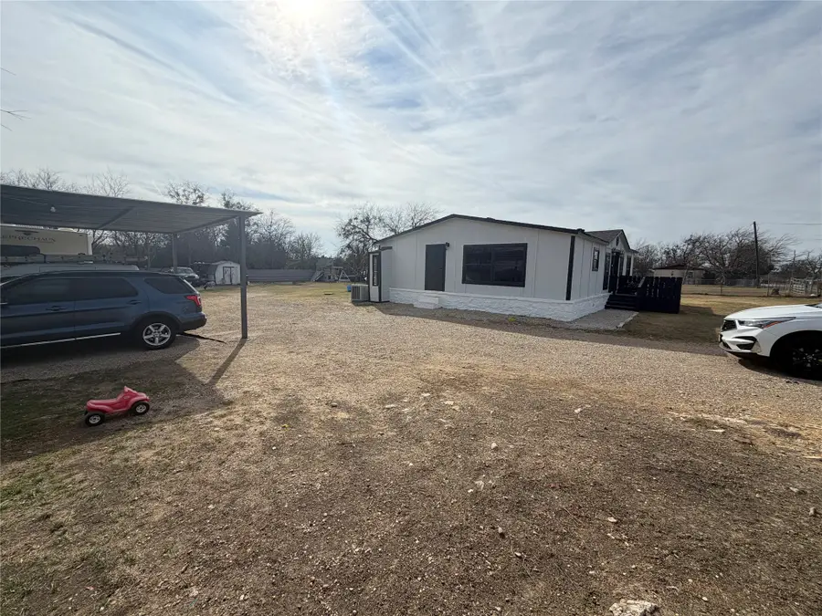 222 Hix Road, Cleburne, TX 76031 - Image #2