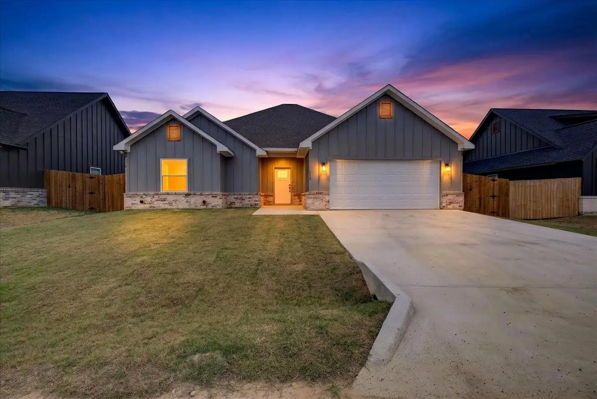 117 Bexar Street, Mabank, TX 75147 - Image #1