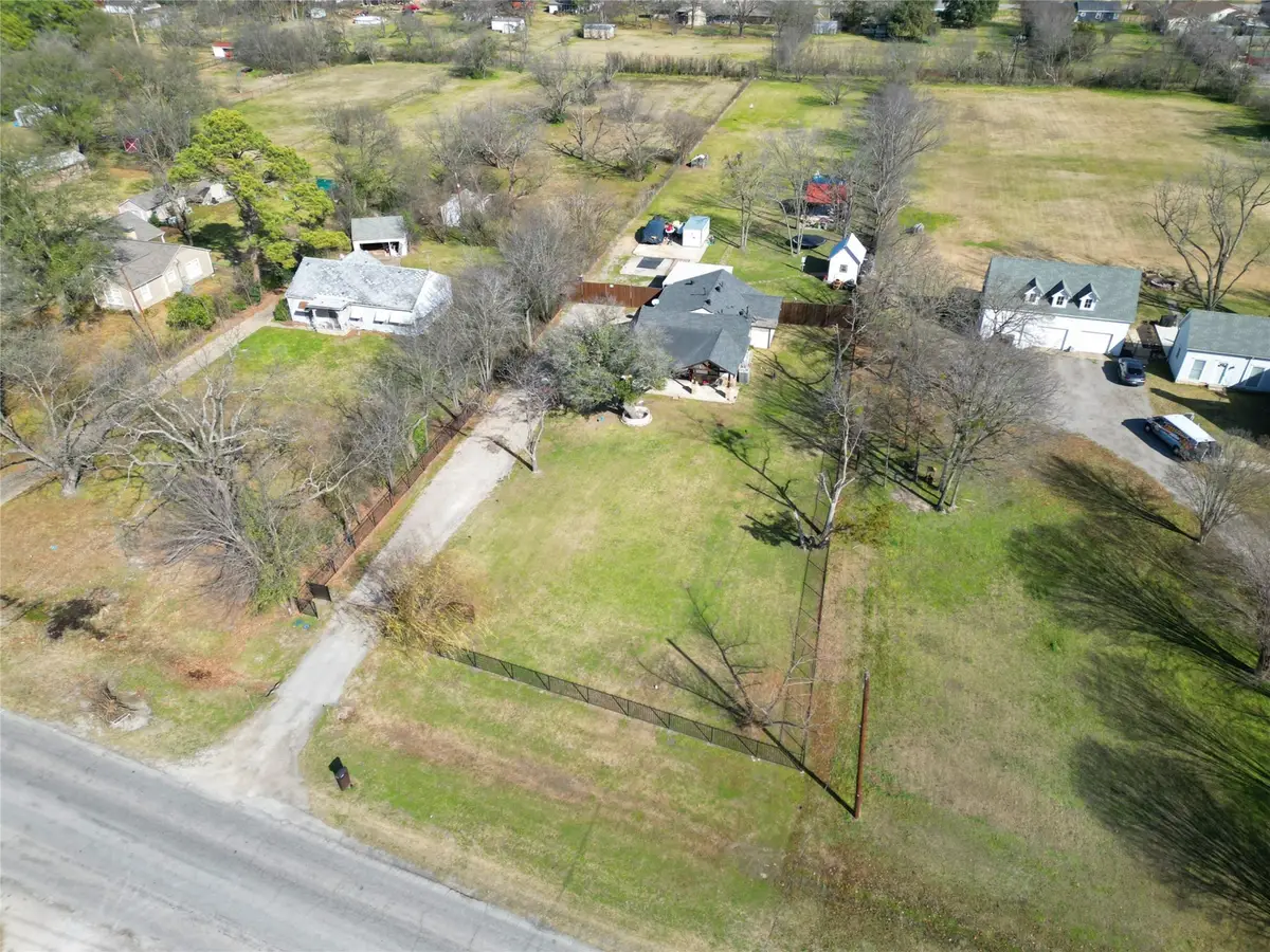 906 Griffith Avenue, Terrell, TX 75160 - Image #1