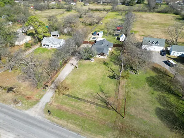 906 Griffith Avenue, Terrell, TX 75160