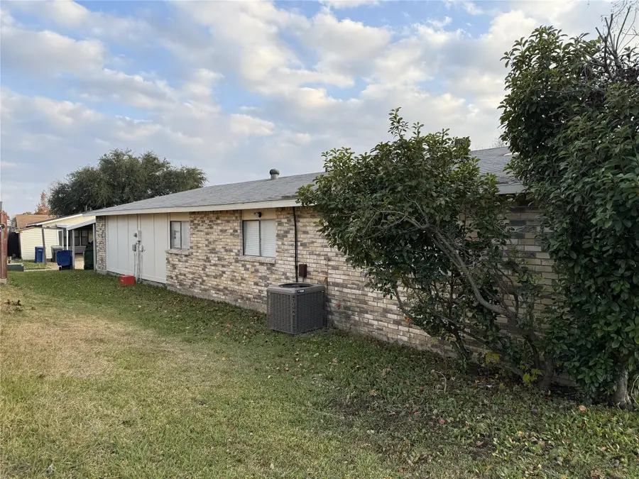 3502 Clover Meadow Drive, Garland, TX 75043 - Image #2