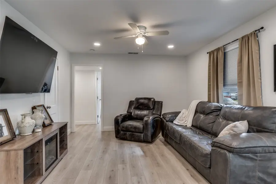 2711 San Diego Drive, Dallas, TX 75228 - Image #3