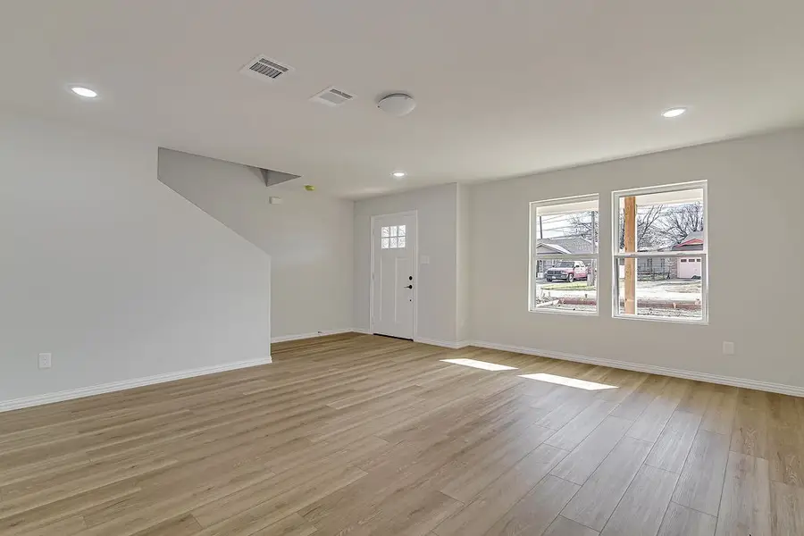 333 N Field Street, Burleson, TX 76028 - Image #3