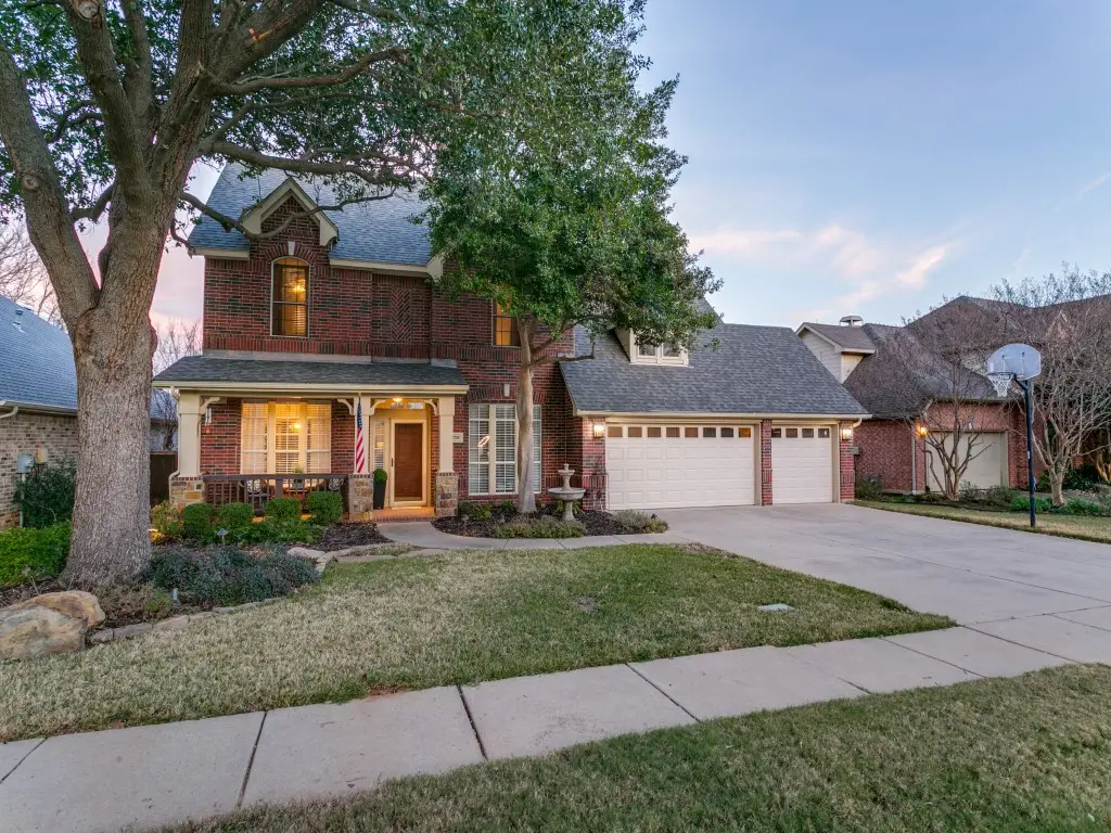 2710 Cobblestone Drive, Grapevine, TX 76051 - #1