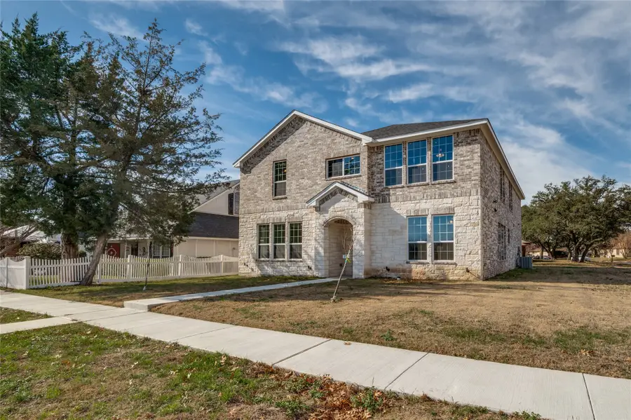 301 S Stewart Avenue, Lancaster, TX 75146 - Image #2
