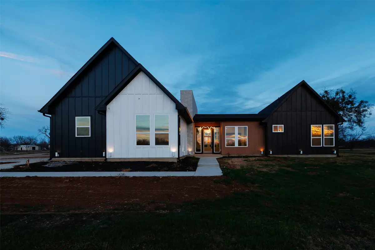 7316 N Sundance Dr, Joshua, TX 76058 - Image #1