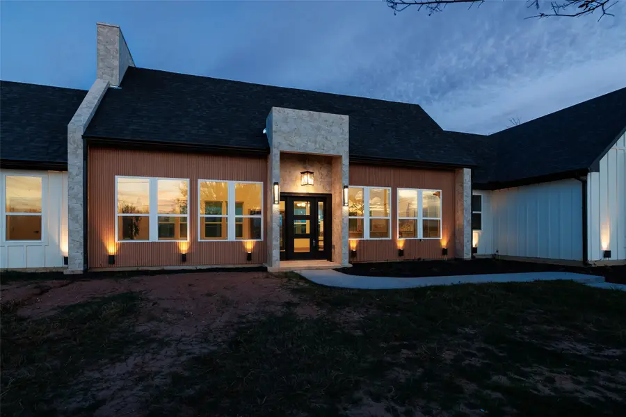 7404 N Sundance Dr, Joshua, TX 76058 - Image #2