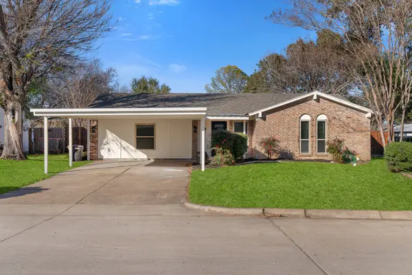 1514 Bogarte Drive, Grand Prairie, TX 75051