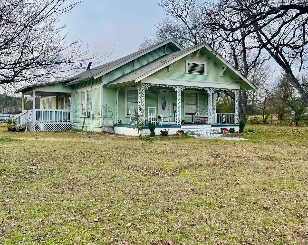 1023 N Spring Street, Grand Saline, TX 75140 - #1