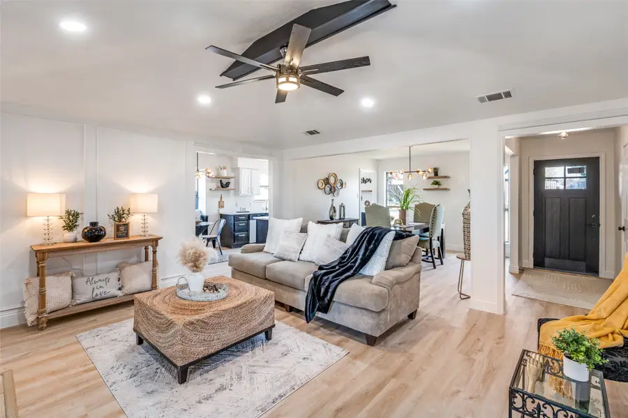 3219 Luallen Drive, Carrollton, TX 75007 - Image #3