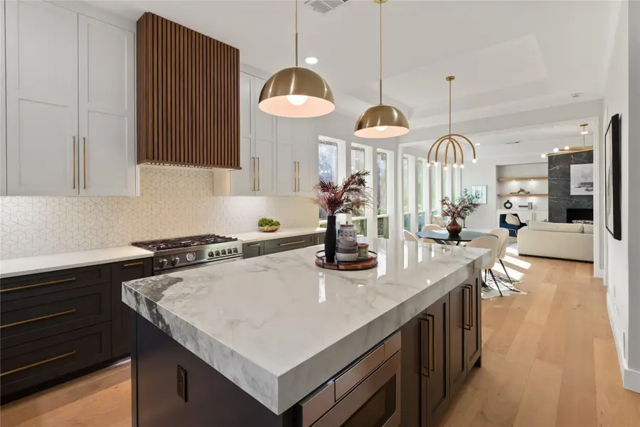 5834 Sky Park Drive, Plano, TX 75093 - Image #2