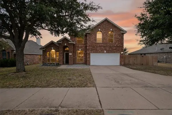 1420 Meadowlakes Drive, Azle, TX 76020