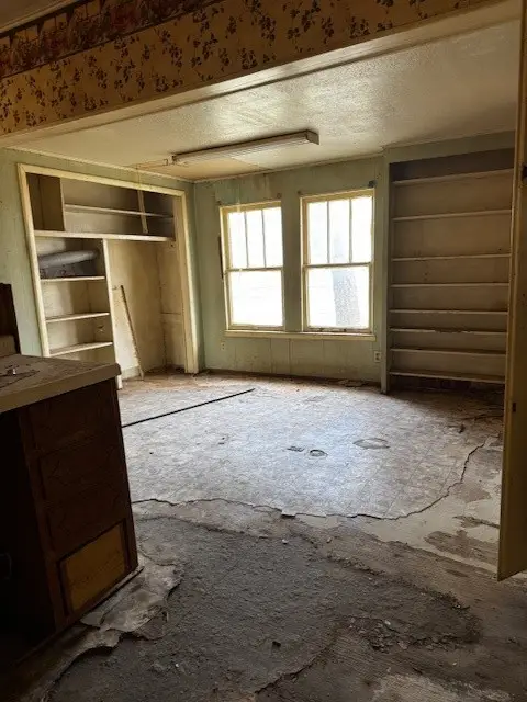 626 W Archer Street, Jacksboro, TX 76458 - Image #2